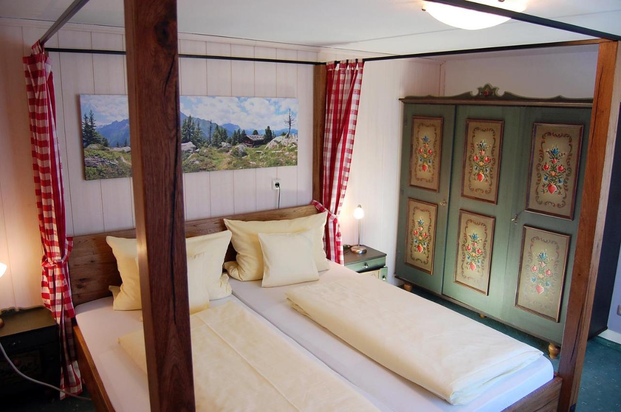 Hotel - Pension - Heidelberg Inkl. Chiemgaukarte โรพอลดิง ภายนอก รูปภาพ